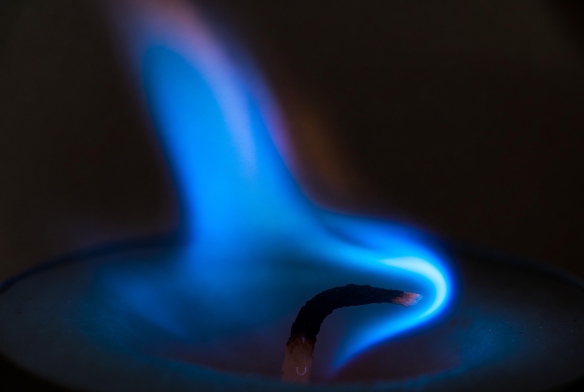 chama de vela azul — o que diferentes comportamentos indicam